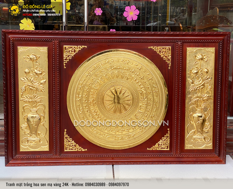 Tranh mặt trống đồng hoa sen mạ vàng 24K