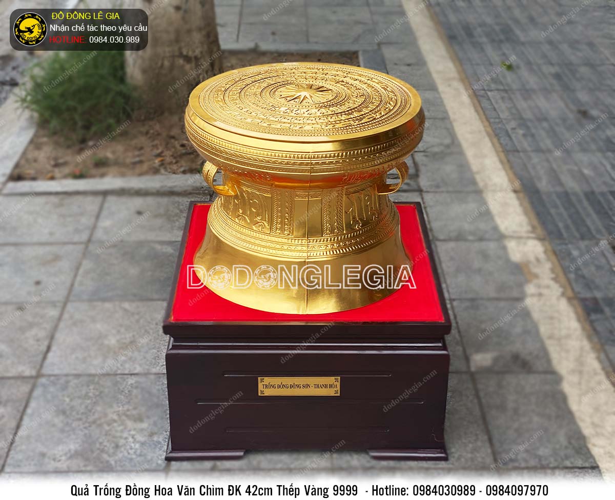 Quả trống hoa văn chìm thếp vàng 9999 theo đặt hàng của khách Thanh Hoá
