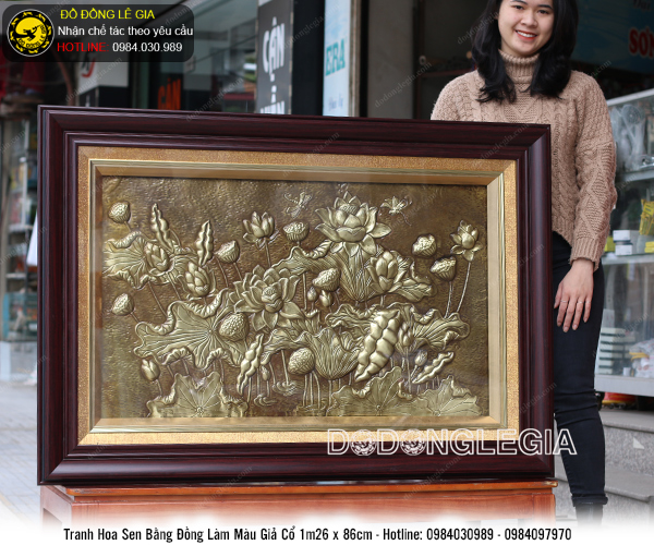 Tranh hoa sen bằng đồng làm màu giả cổ 1m26x86cm