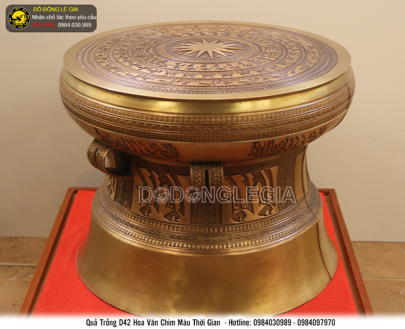 Quả trống đường kính 42cm hoa văn chìm màu thời gian