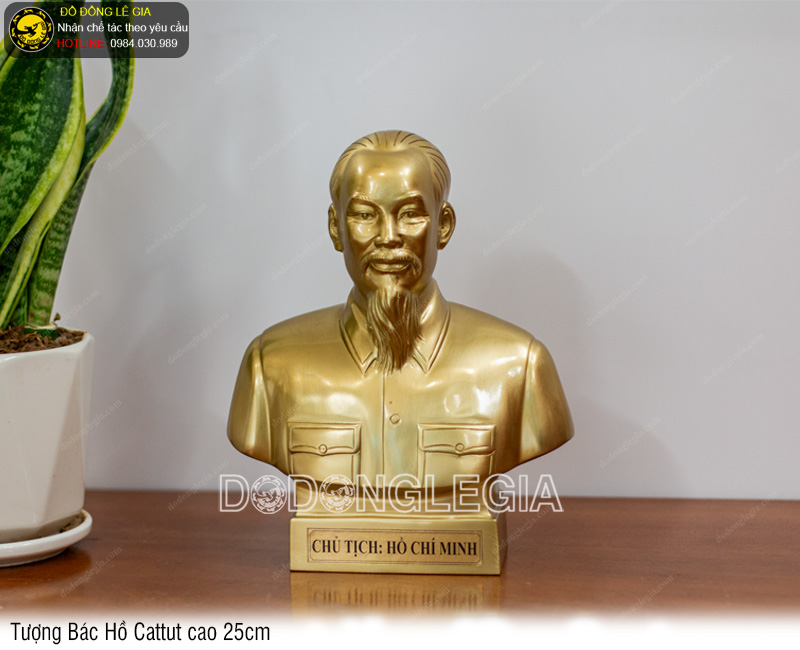 Tượng Bác Hồ bằng đồng cattut cao 25cm