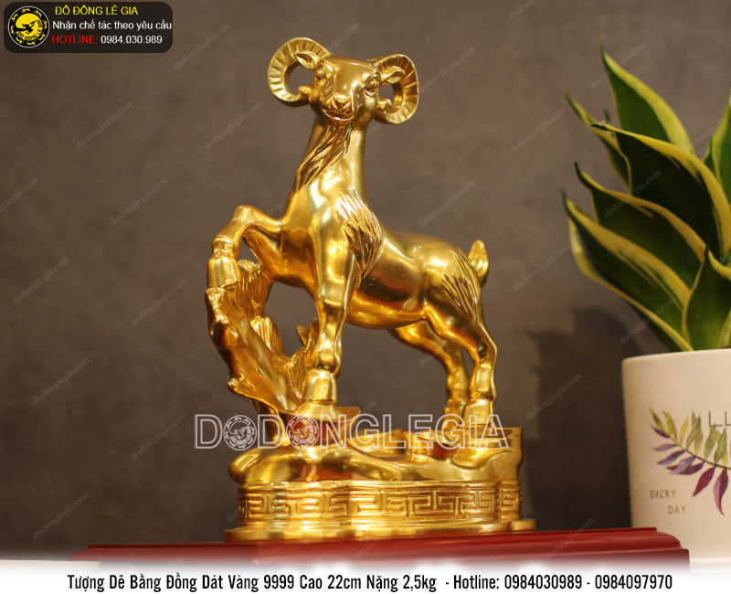 Tượng dê tài lộc bằng đồng thếp vàng 9999